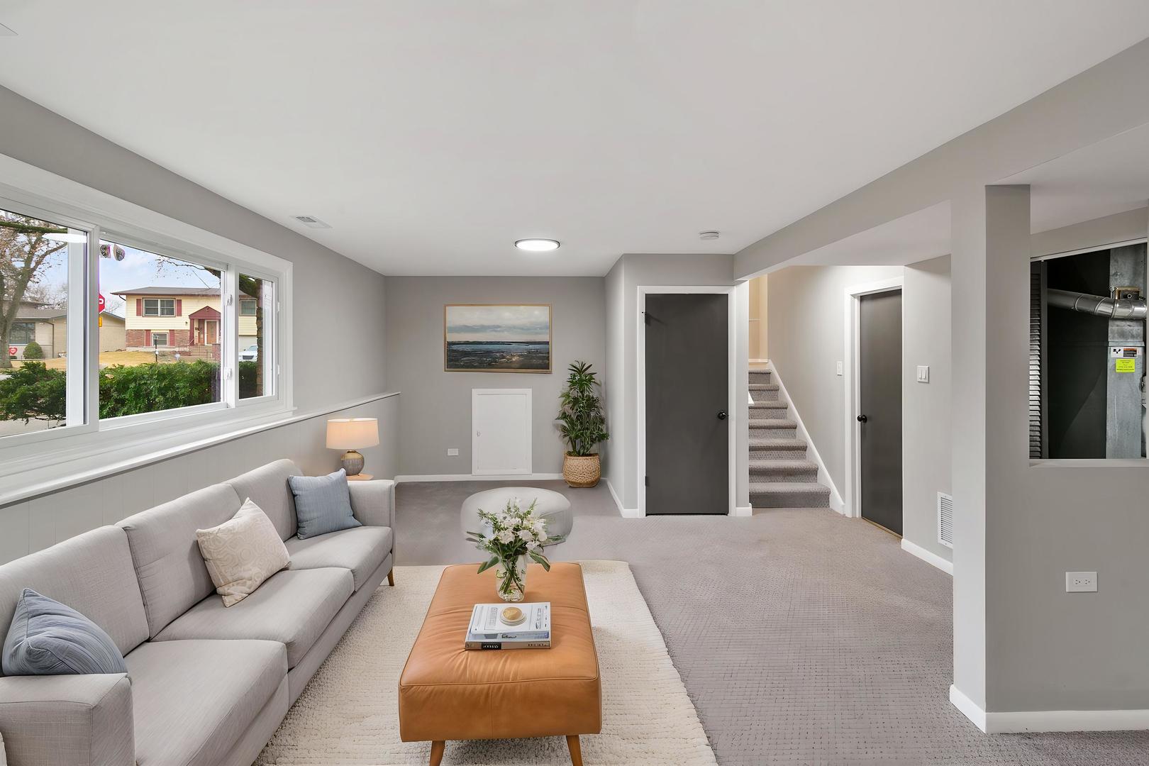 555 N Cherry Drive, Glenwood, IL 60425