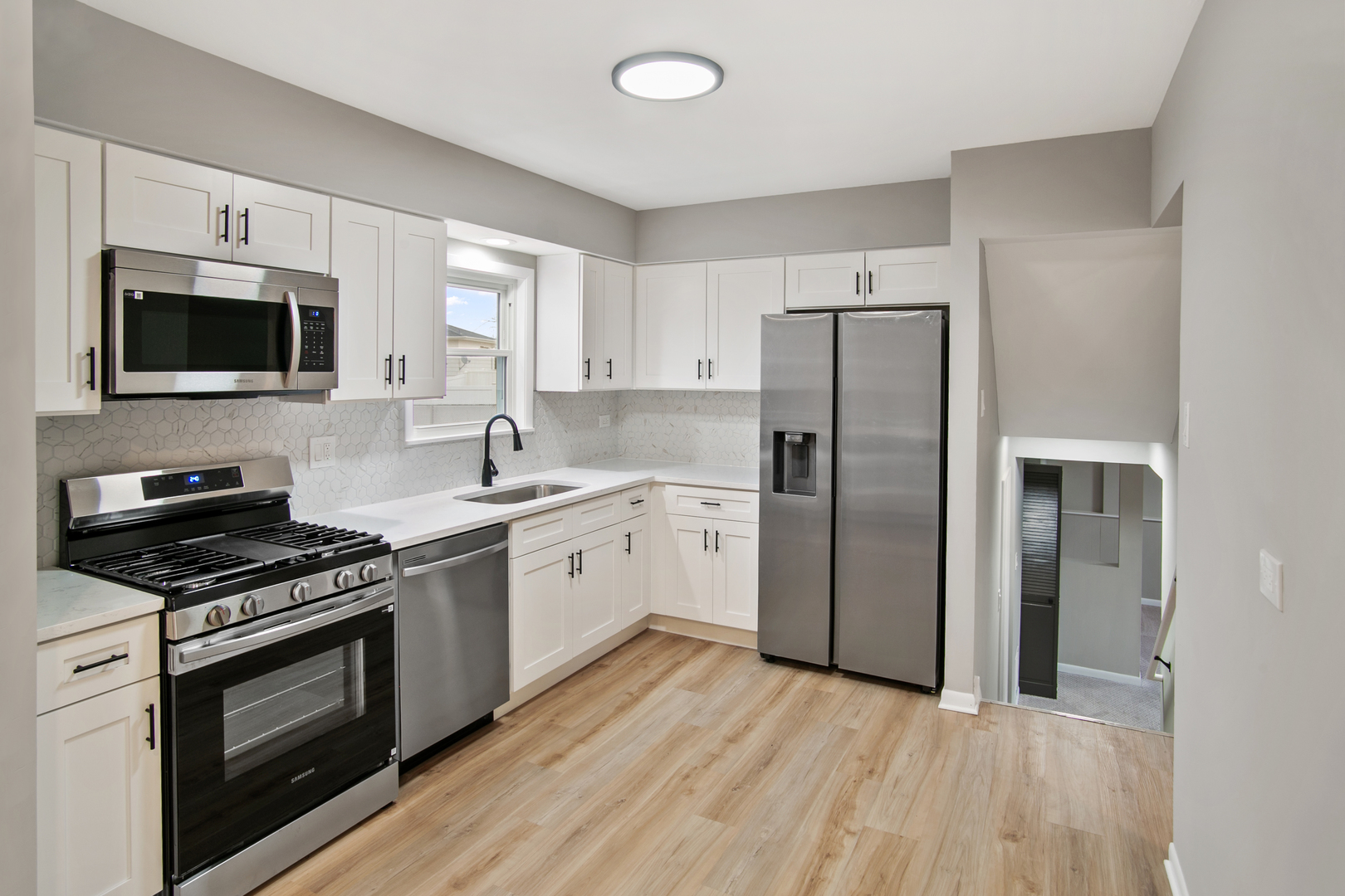 555 N Cherry Drive, Glenwood, IL 60425