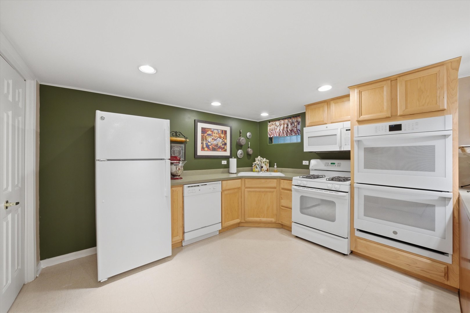 8718 Black Oak Avenue, Tinley Park, IL 60487