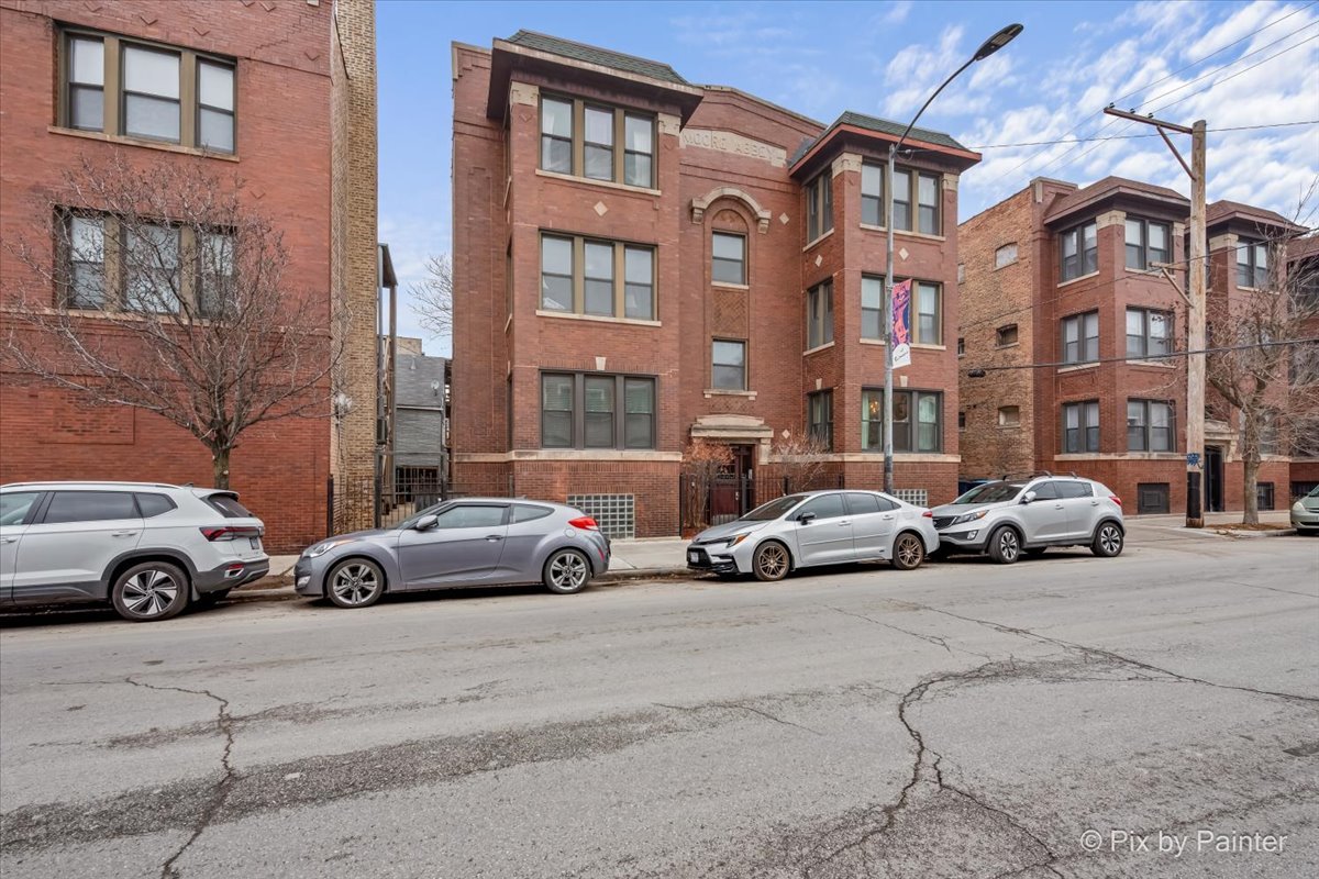 2352 W Wilson Avenue #2E, Chicago, IL 60625