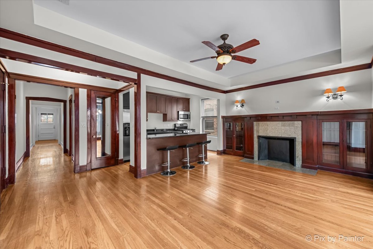 2352 W Wilson Avenue #2E, Chicago, IL 60625