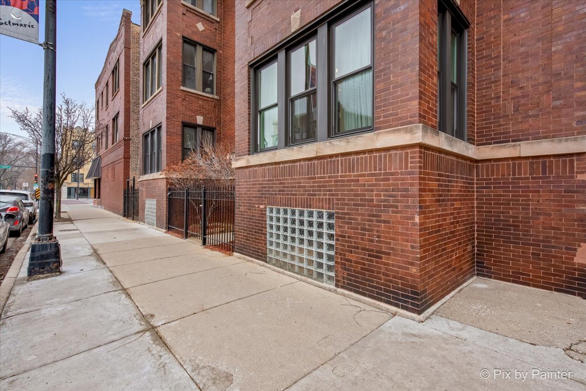 2352 W Wilson Avenue #2E, Chicago, IL 60625