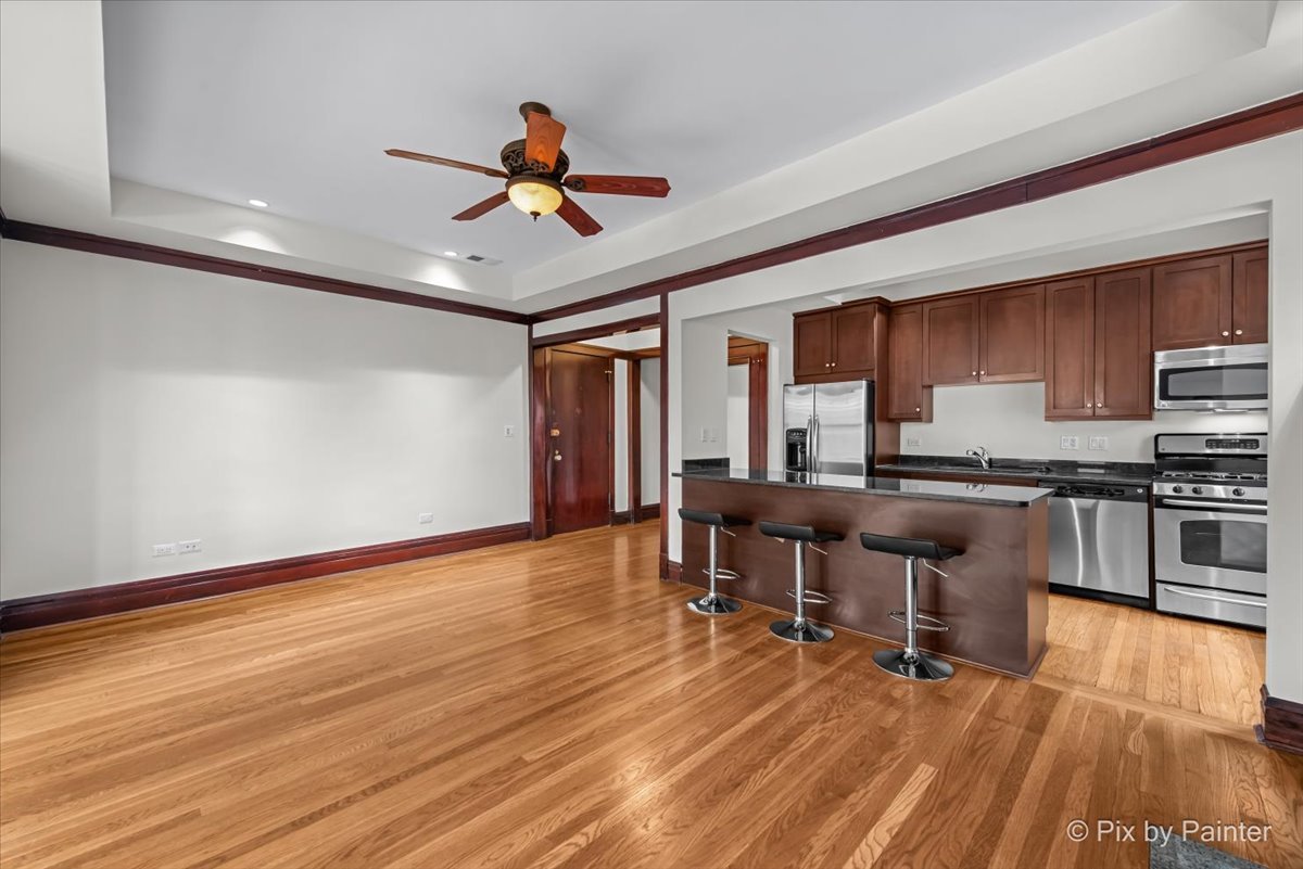 2352 W Wilson Avenue #2E, Chicago, IL 60625
