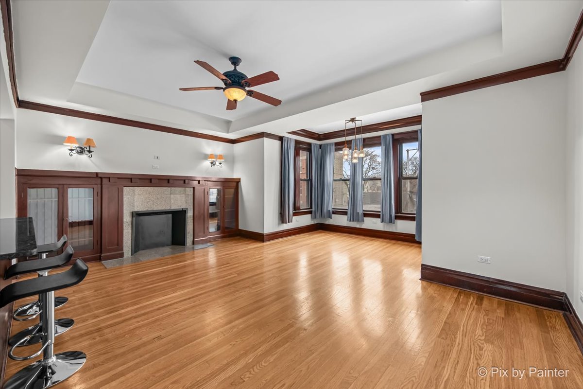2352 W Wilson Avenue #2E, Chicago, IL 60625