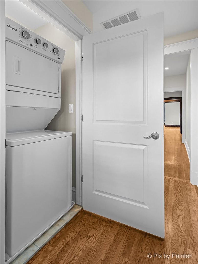 2352 W Wilson Avenue #2E, Chicago, IL 60625