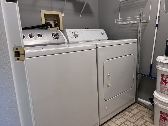 1201 WILLIAMSPORT Drive #2, Westmont, IL 60559