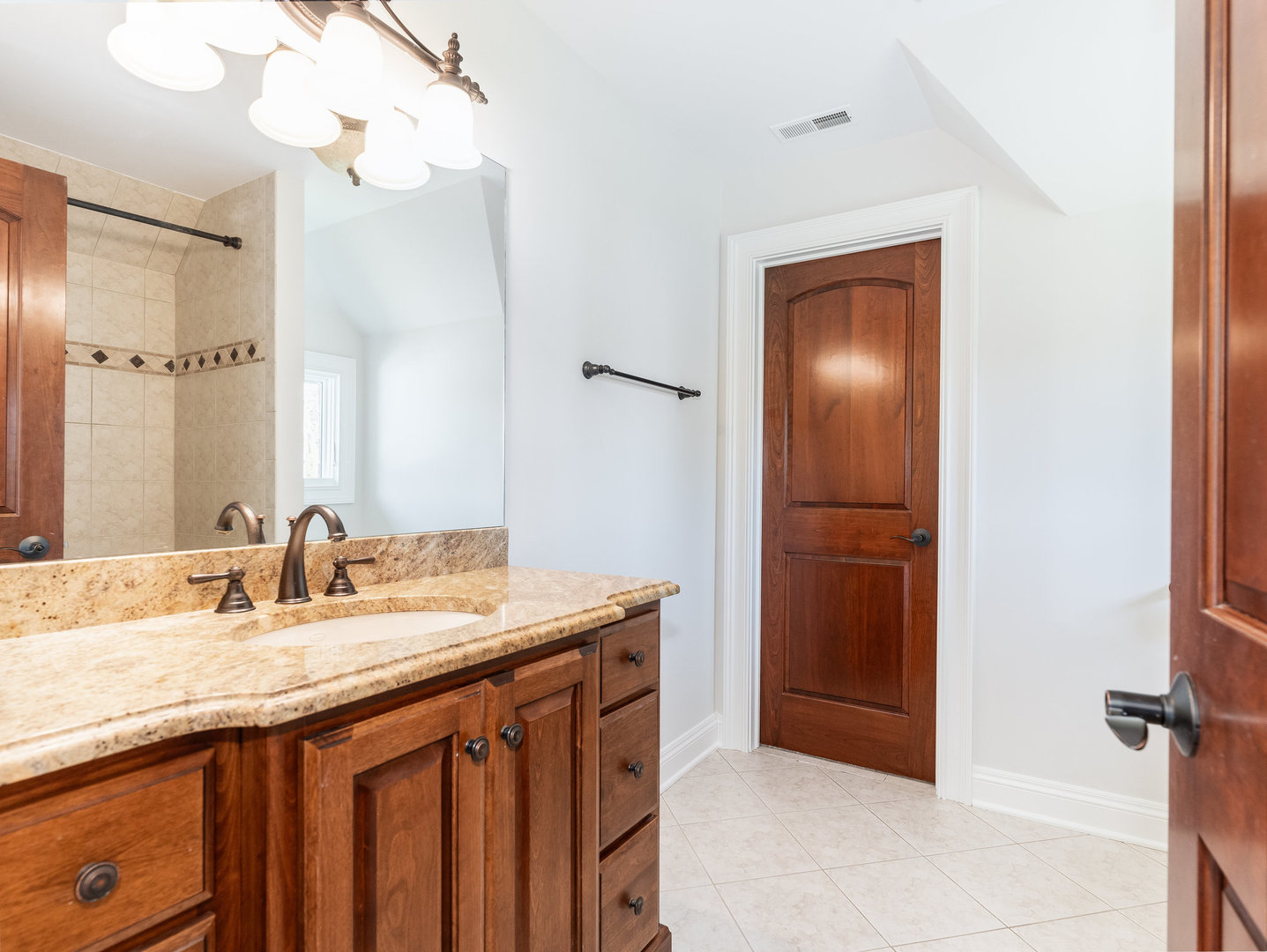 712 E Hillside Road, Naperville, IL 60540