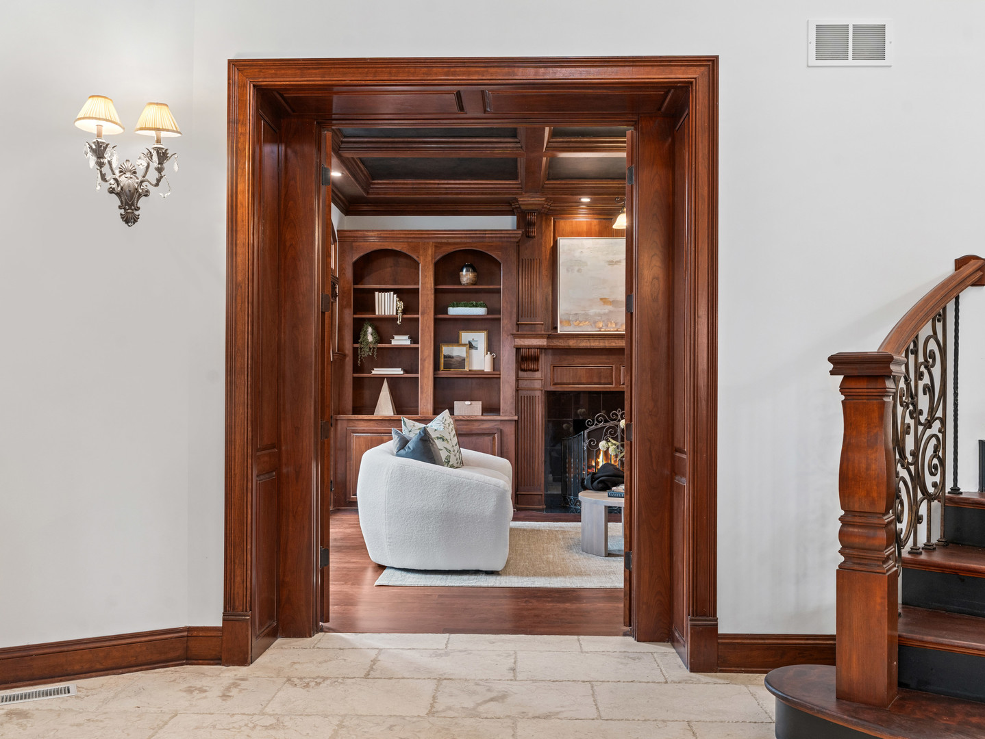 712 E Hillside Road, Naperville, IL 60540