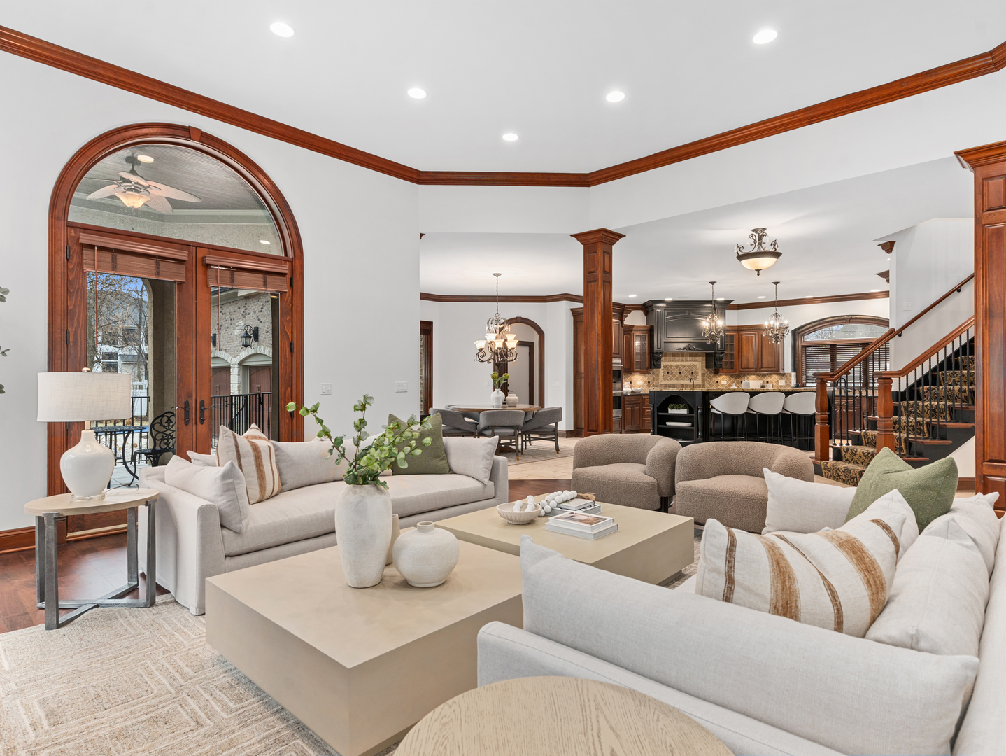 712 E Hillside Road, Naperville, IL 60540