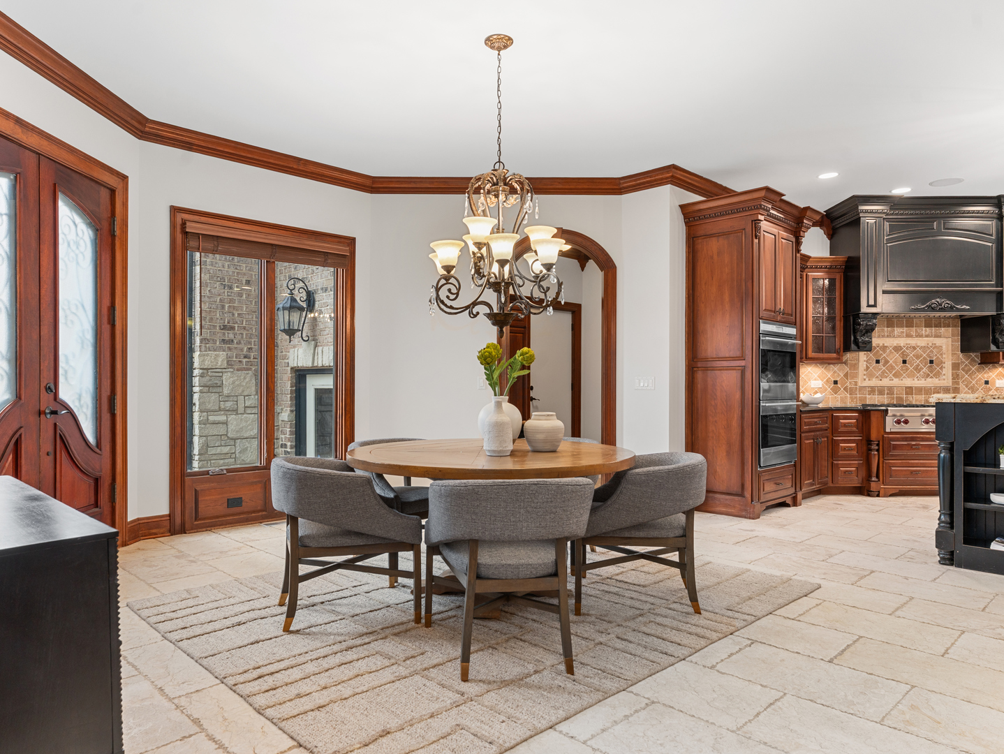 712 E Hillside Road, Naperville, IL 60540