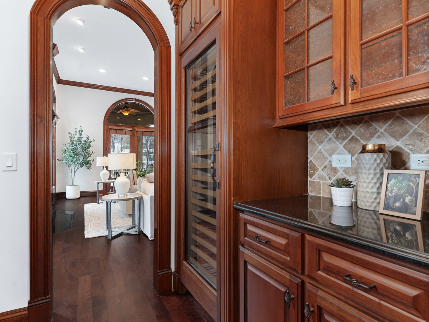 712 E Hillside Road, Naperville, IL 60540