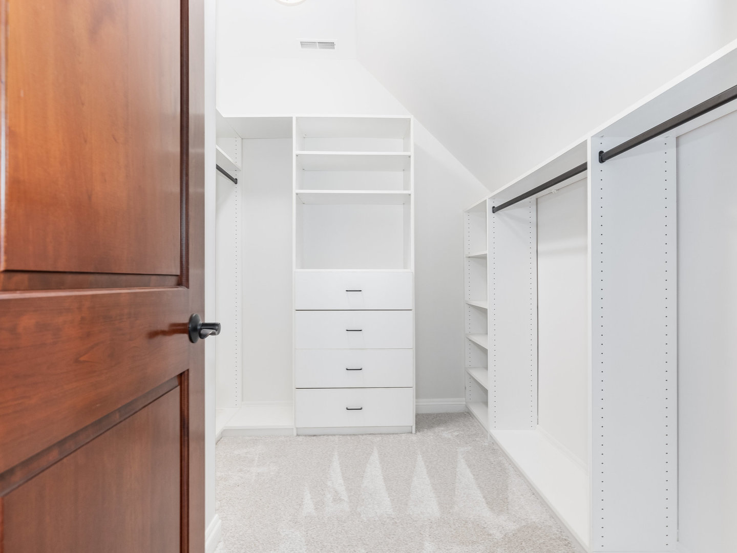 712 E Hillside Road, Naperville, IL 60540