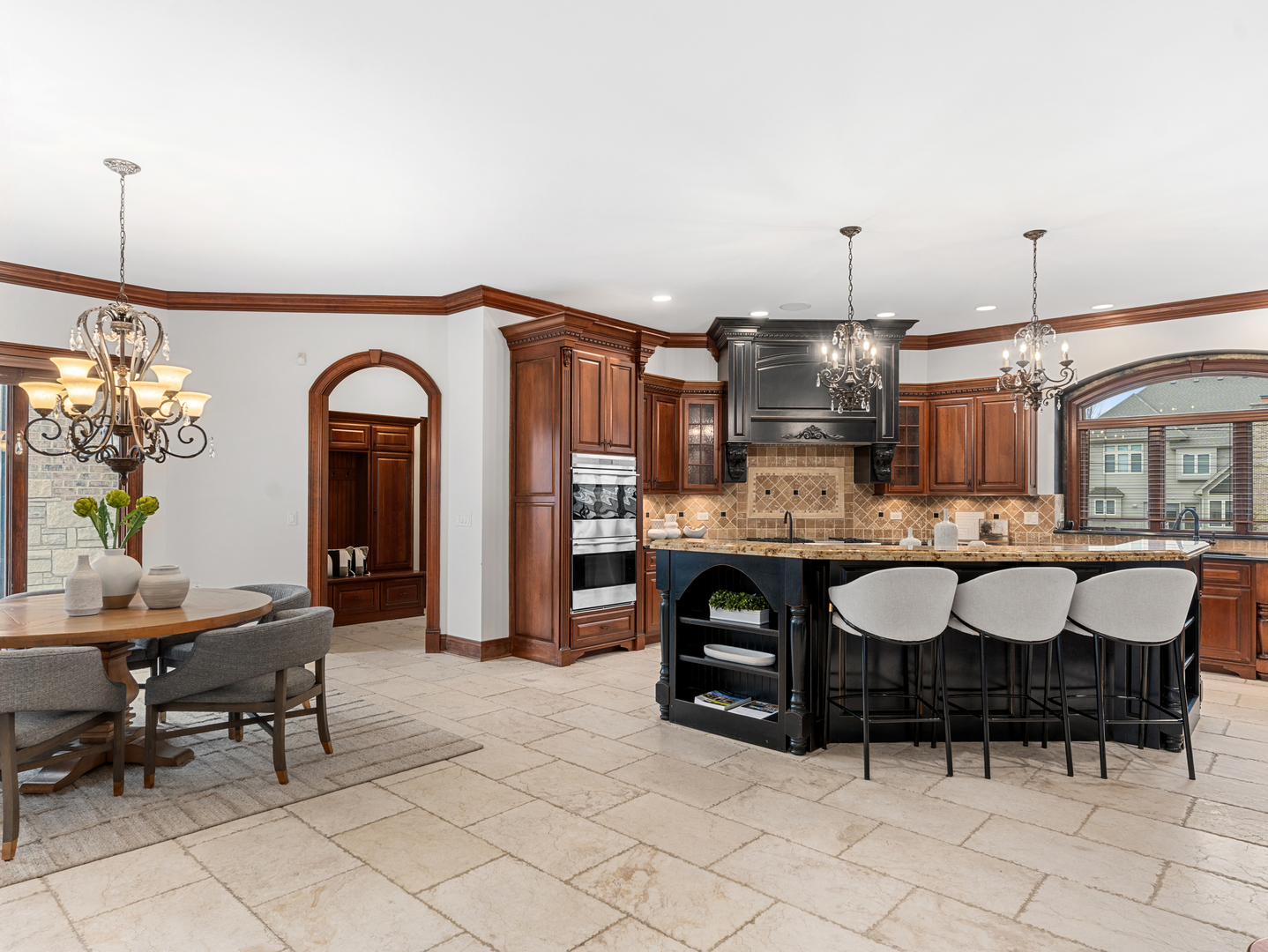 712 E Hillside Road, Naperville, IL 60540