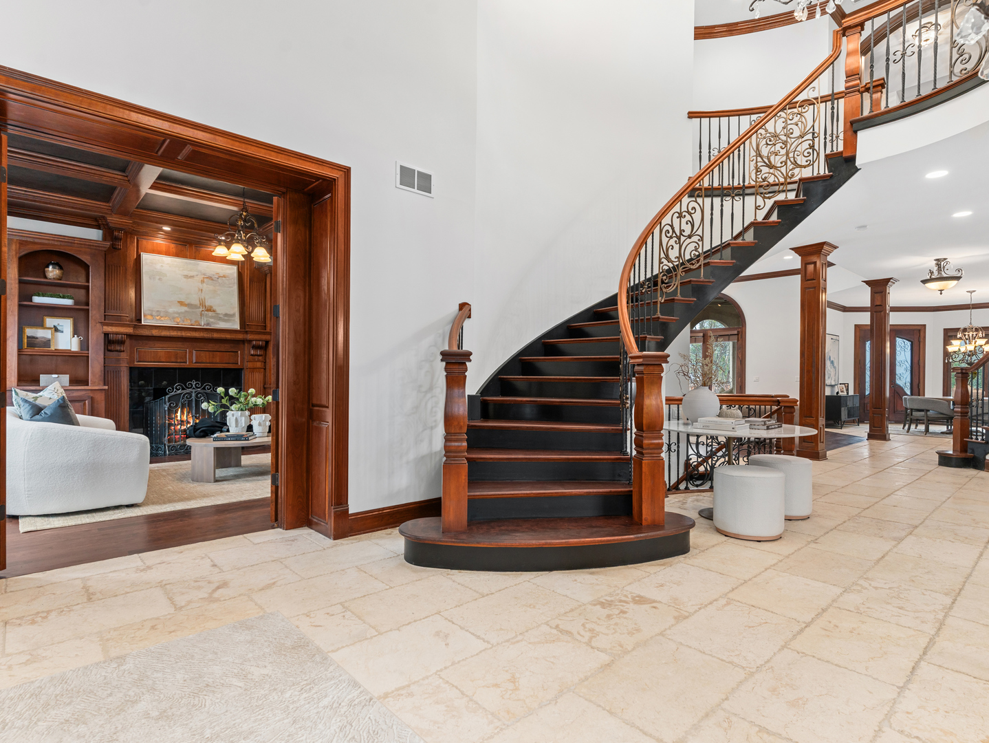 712 E Hillside Road, Naperville, IL 60540