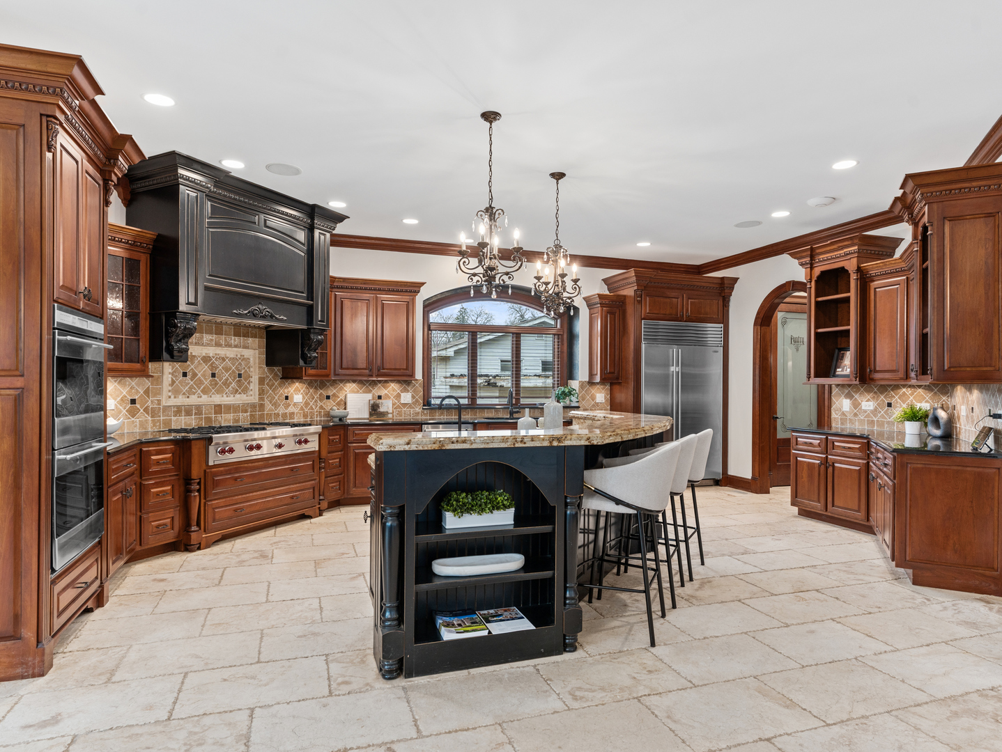 712 E Hillside Road, Naperville, IL 60540