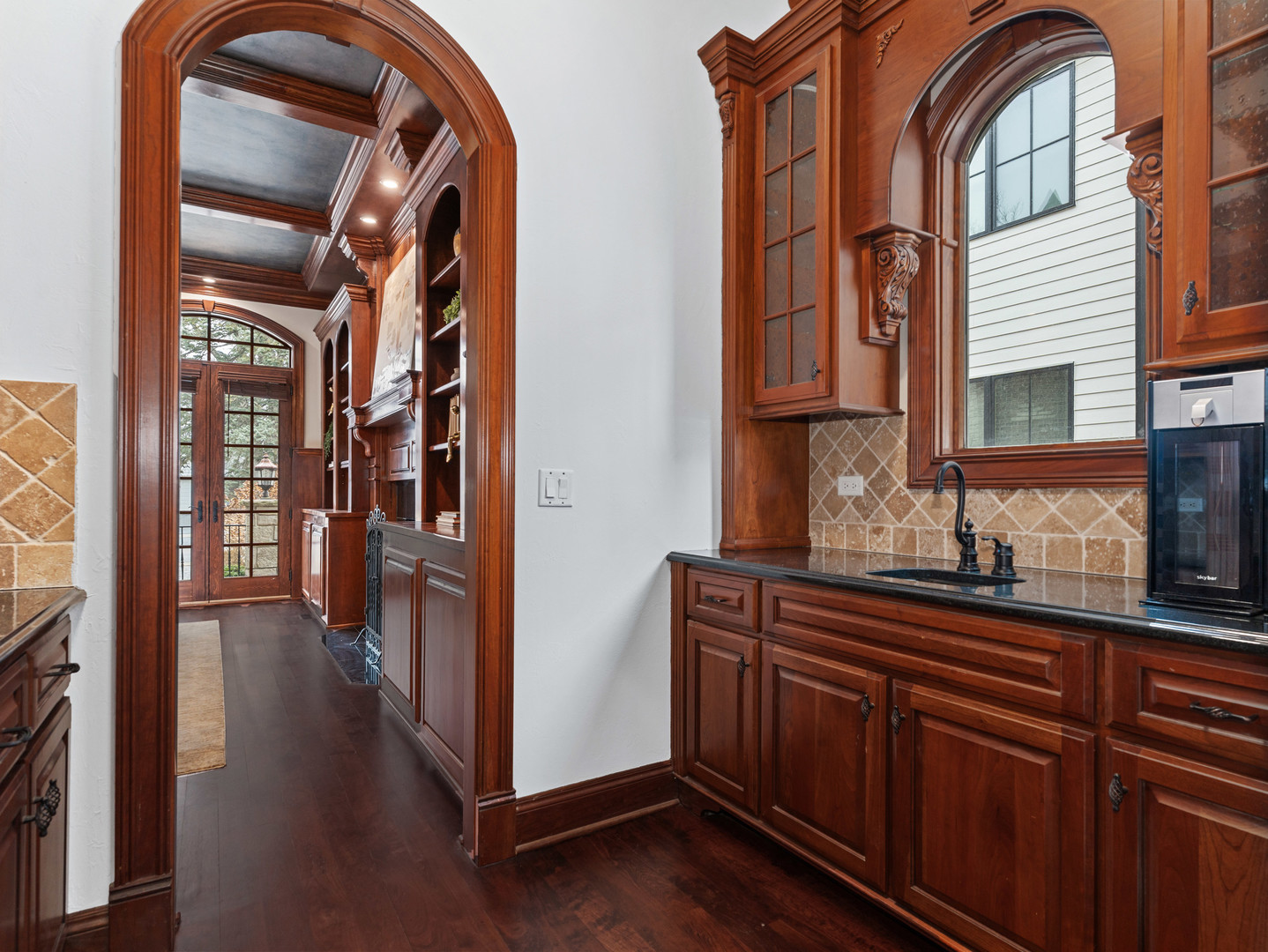 712 E Hillside Road, Naperville, IL 60540