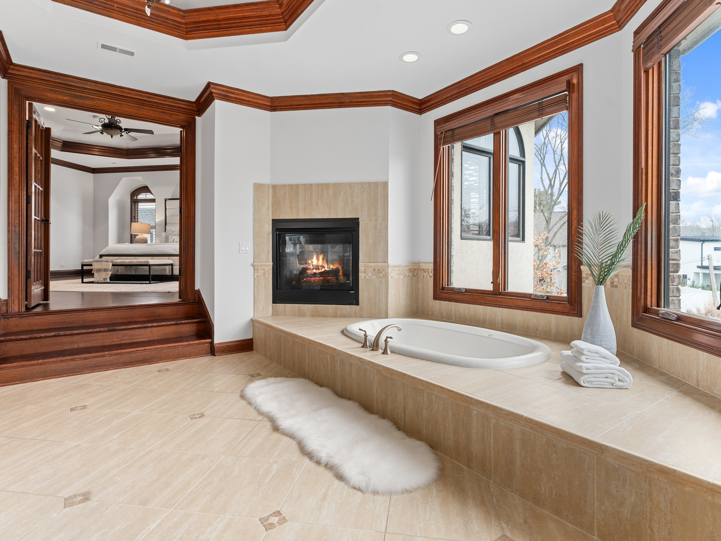 712 E Hillside Road, Naperville, IL 60540