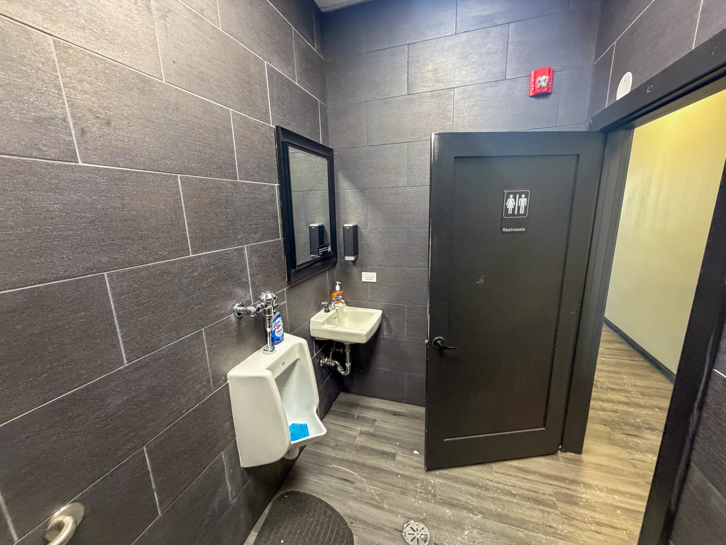 8347 Grand Avenue, River Grove, IL 60171