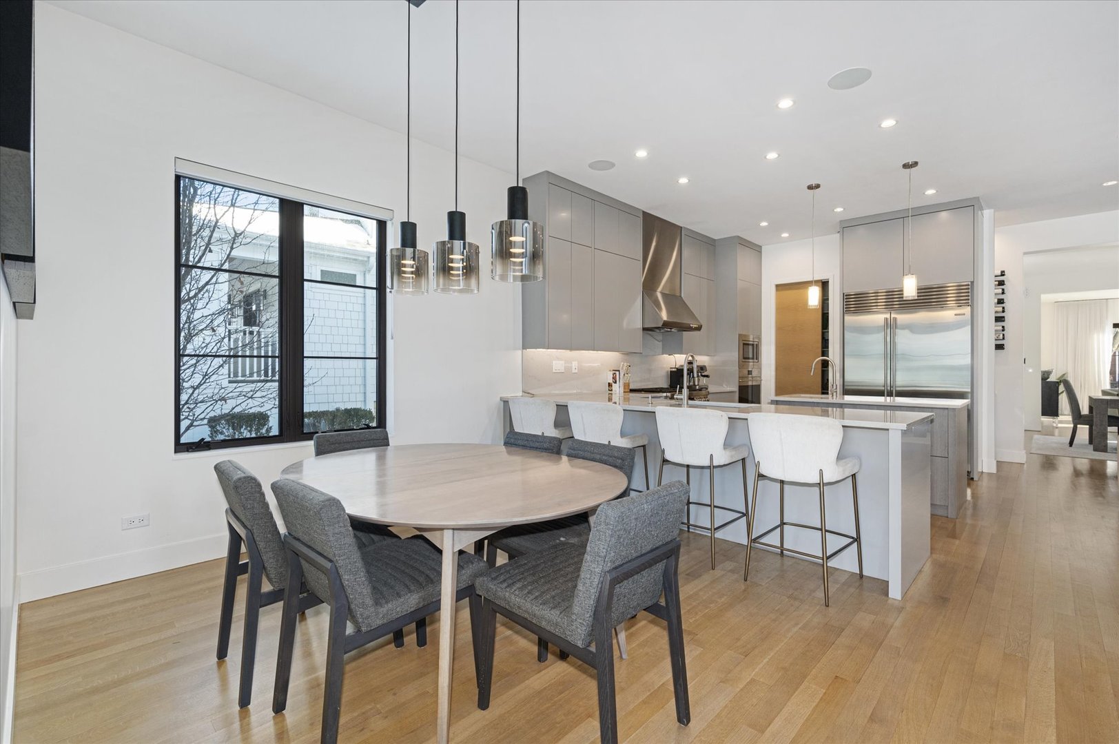 176 S Arlington Avenue, Elmhurst, IL 60126