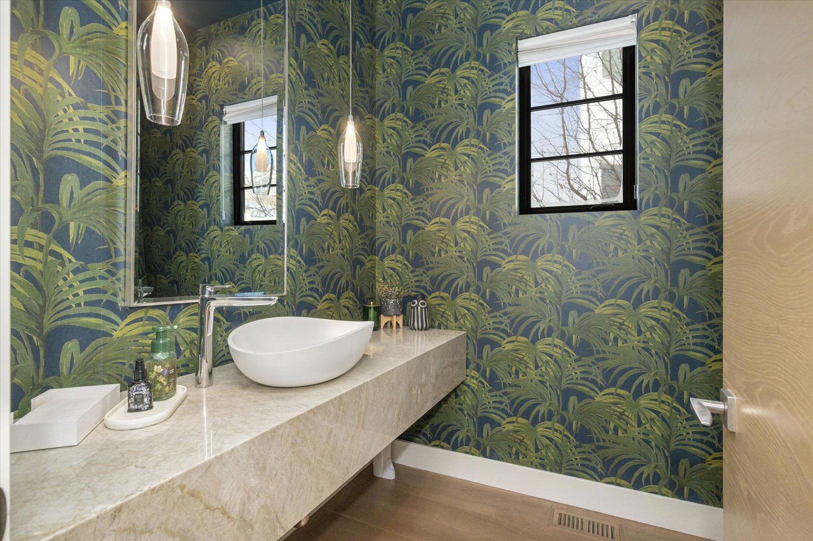 176 S Arlington Avenue, Elmhurst, IL 60126