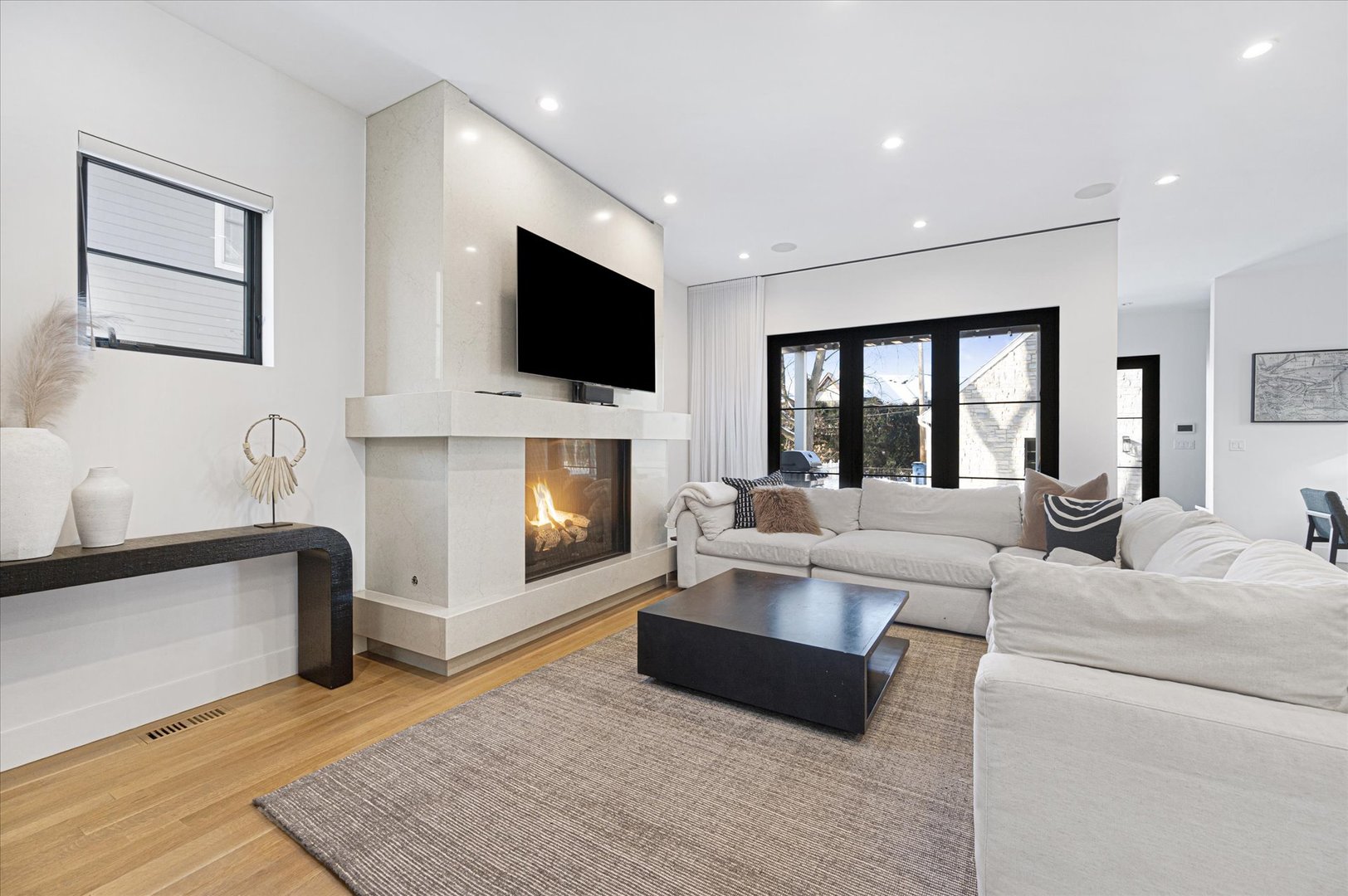 176 S Arlington Avenue, Elmhurst, IL 60126