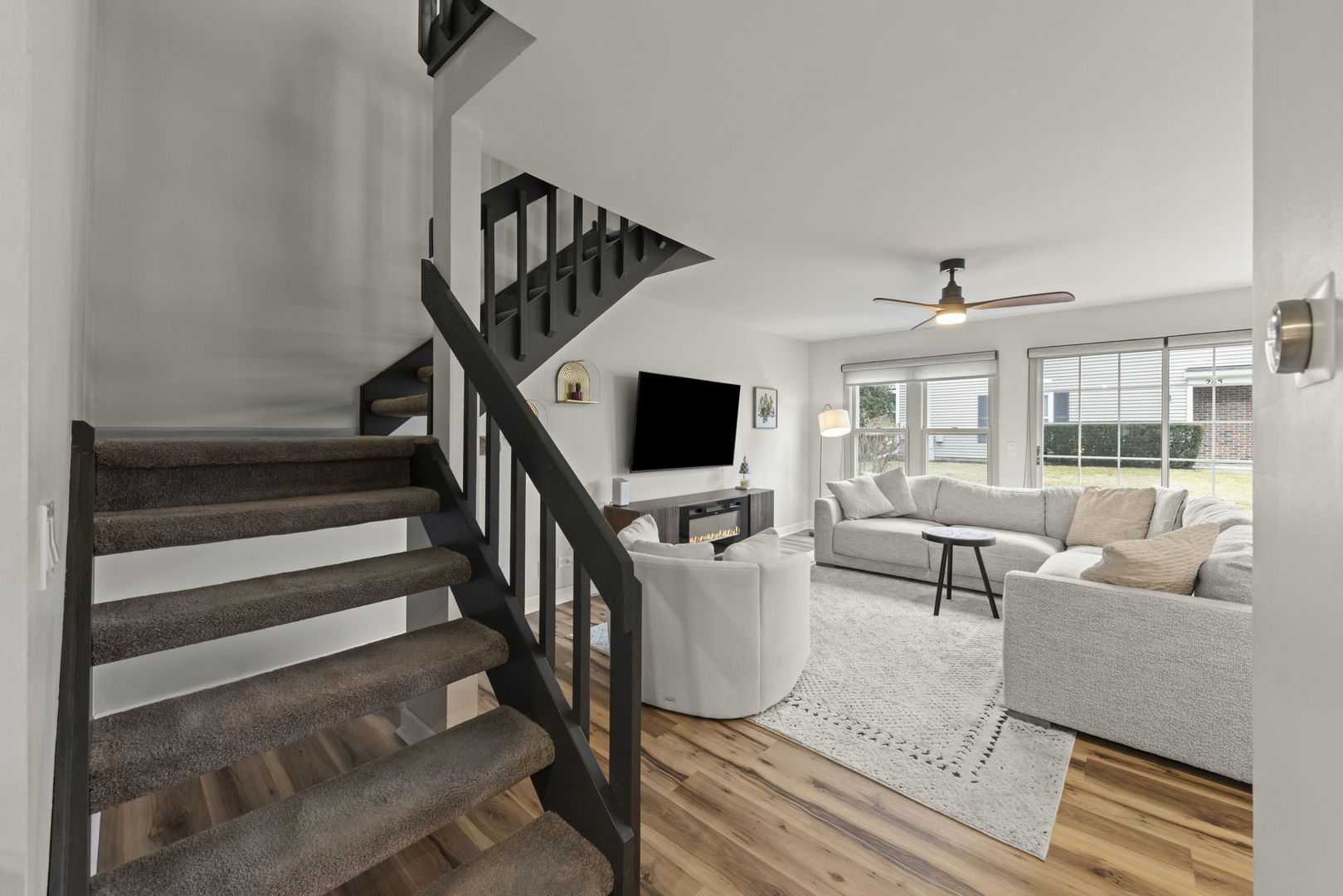 1859 Pebble Beach Circle #6, Elk Grove Village, IL 60007