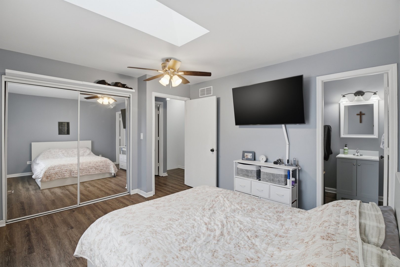 421 Farmbrook Court, Romeoville, IL 60446