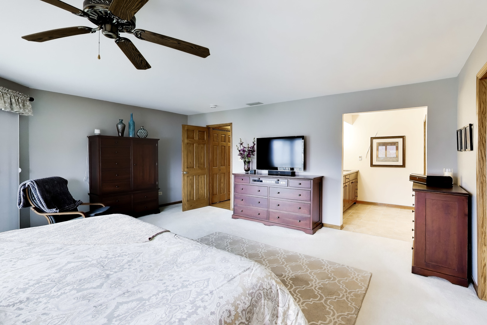 7717 Rohrer Drive, Downers Grove, IL 60516