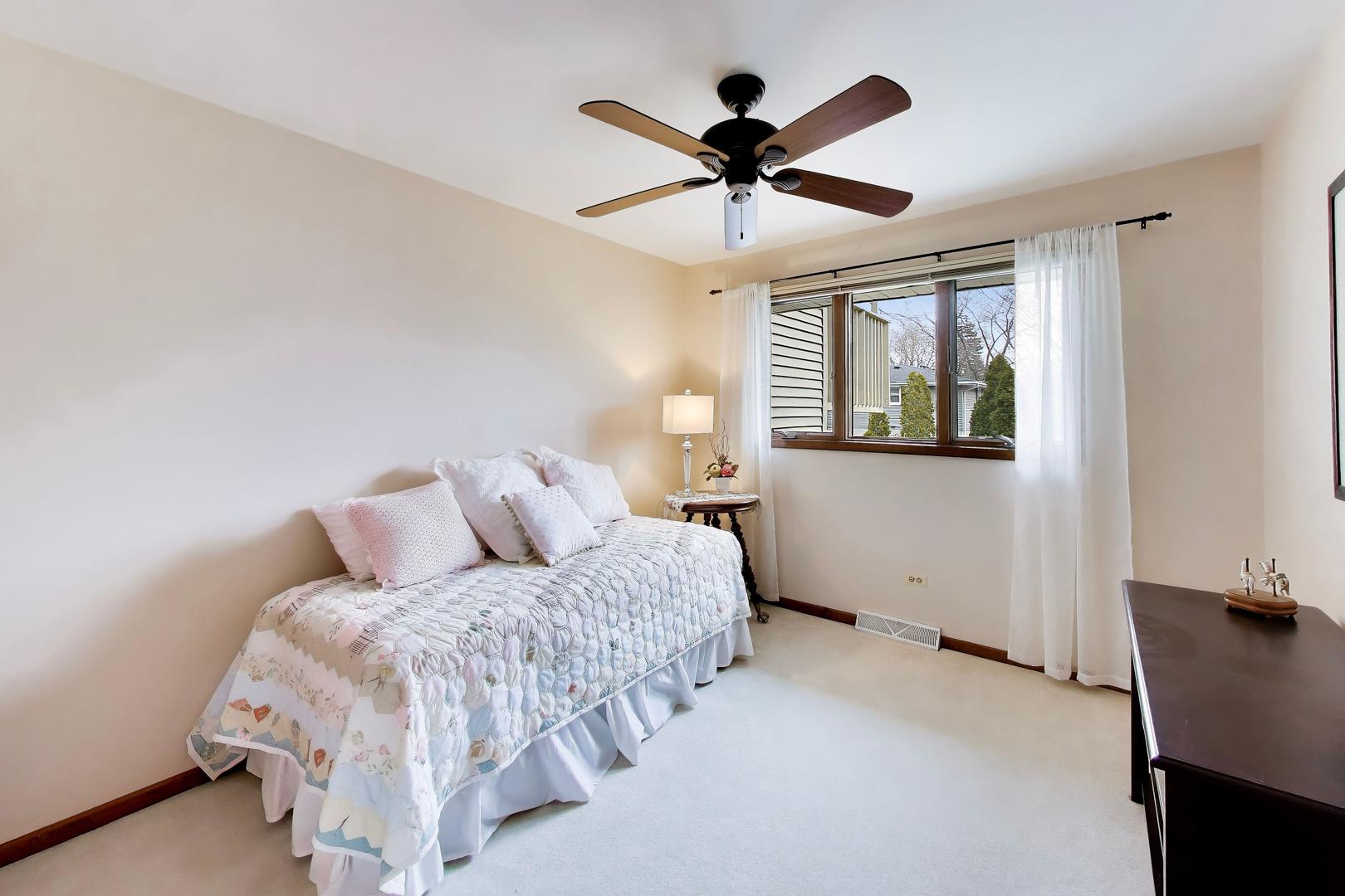 7717 Rohrer Drive, Downers Grove, IL 60516