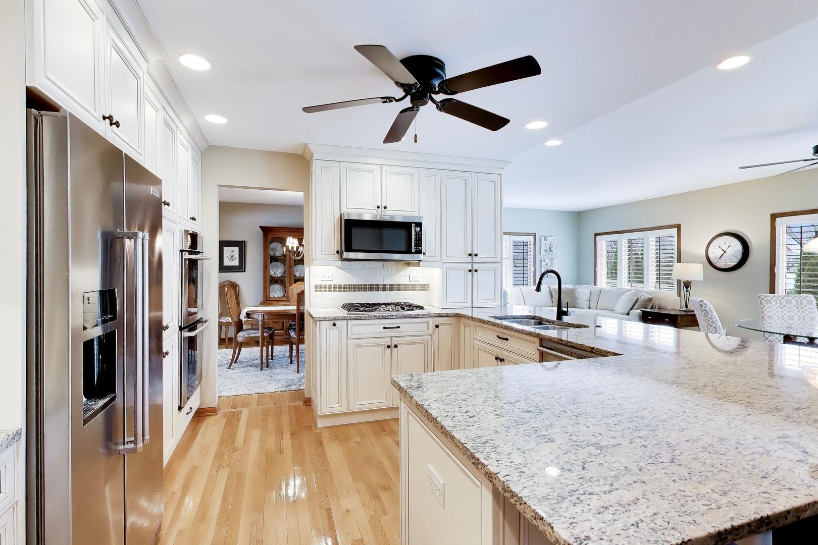 7717 Rohrer Drive, Downers Grove, IL 60516