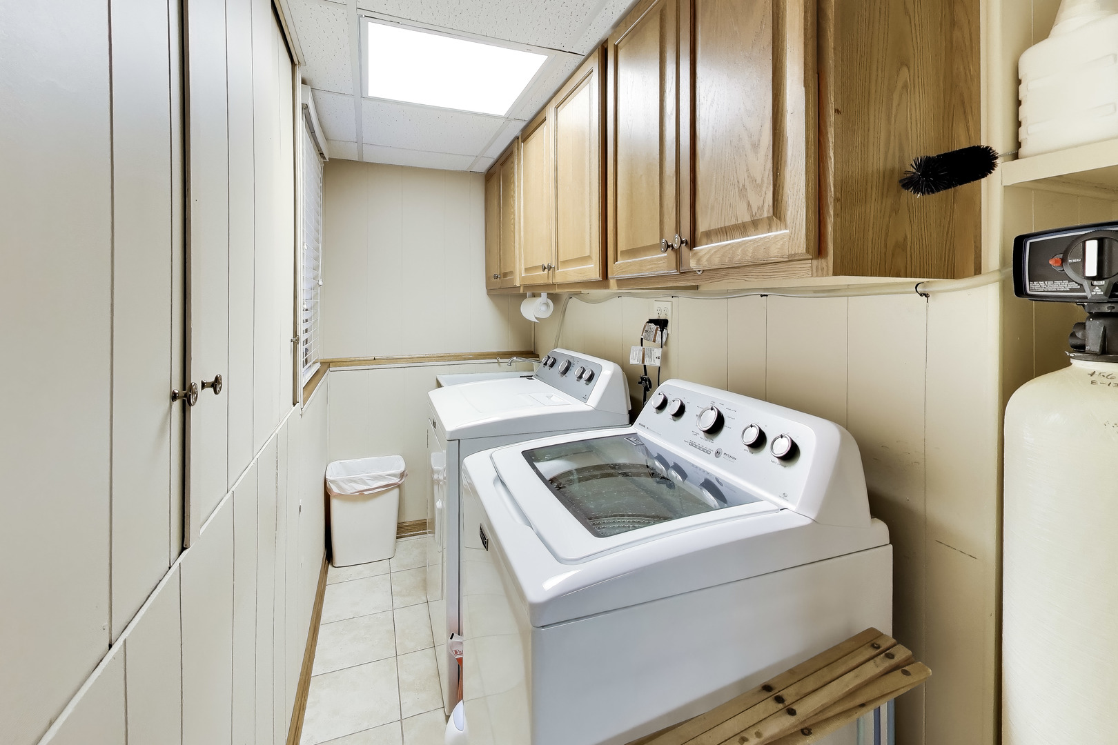 7717 Rohrer Drive, Downers Grove, IL 60516