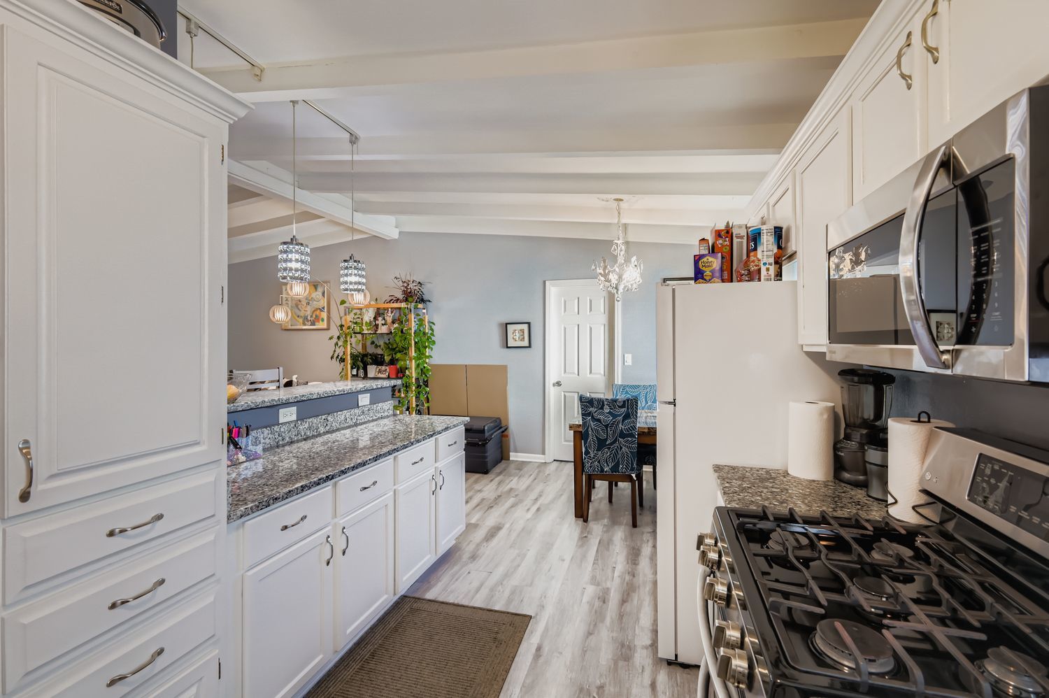 19W720 Woodland Avenue, Addison, IL 60101