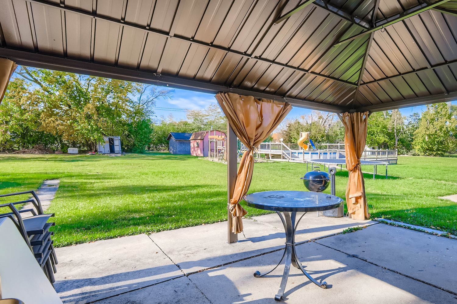 19W720 Woodland Avenue, Addison, IL 60101