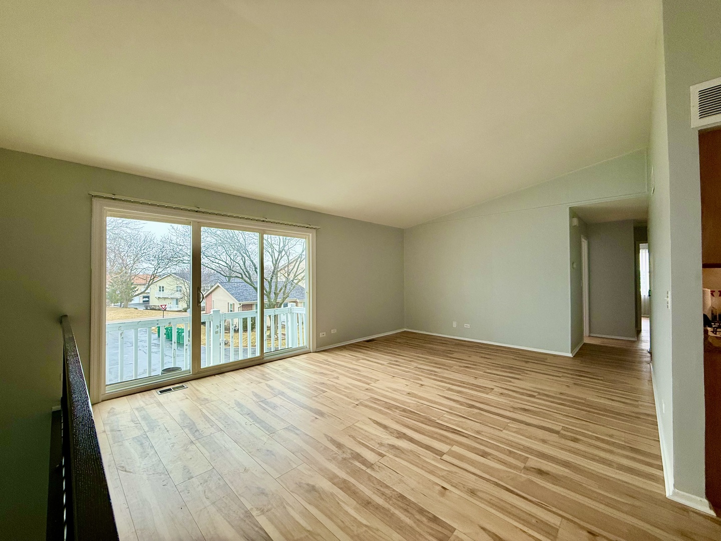 330 Hampton Court #D, Bloomingdale, IL 60108