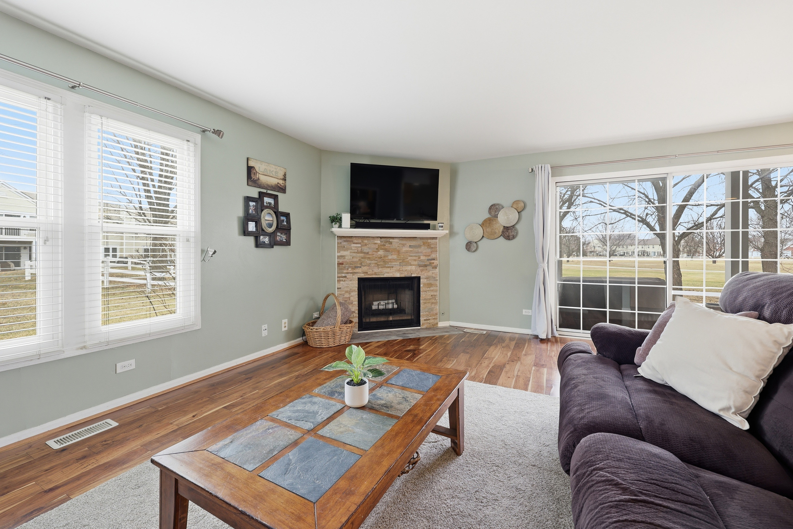 1821 Pebble Beach Circle #1, Elk Grove Village, IL 60007