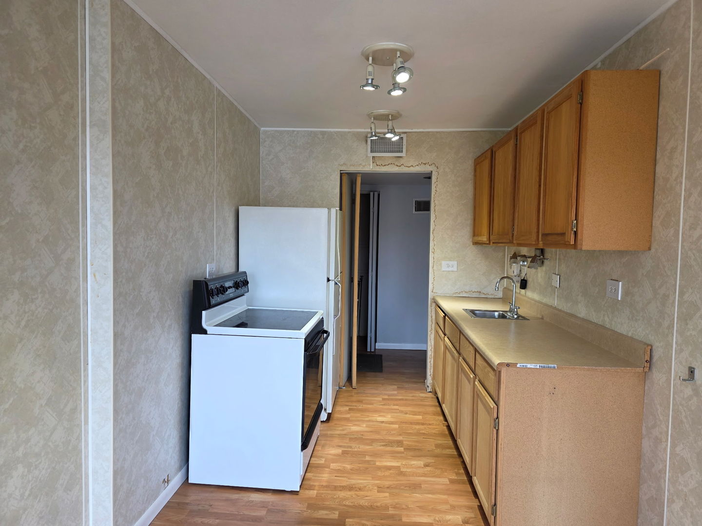 5525 E LAKE Drive #A, Lisle, IL 60532