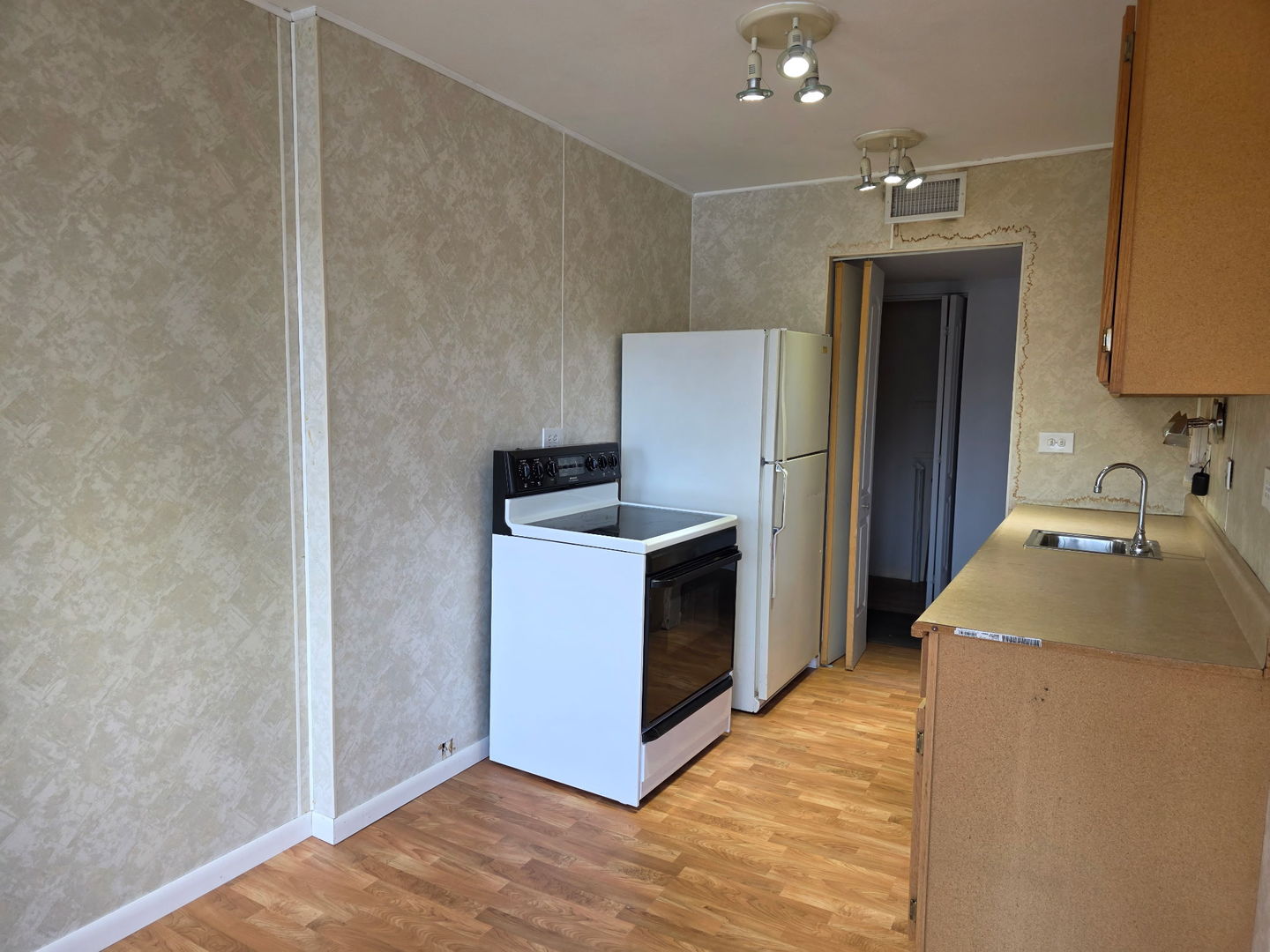 5525 E LAKE Drive #A, Lisle, IL 60532