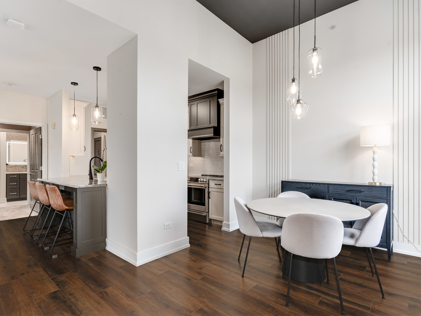 530 Pineridge Drive #530, Oswego, IL 60543