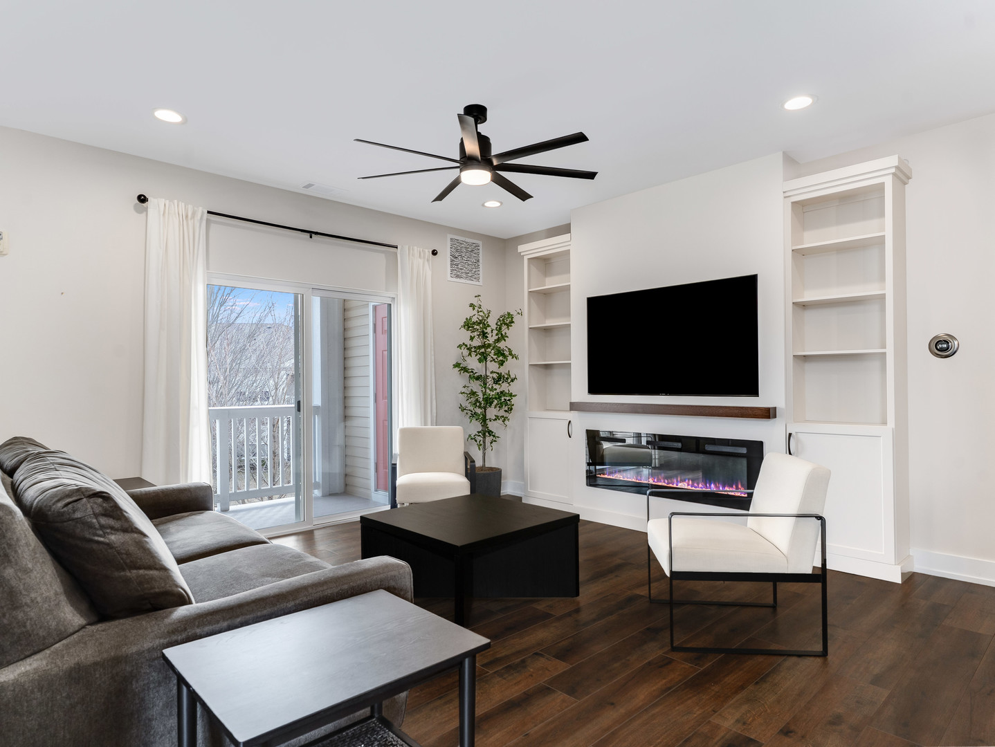 530 Pineridge Drive #530, Oswego, IL 60543