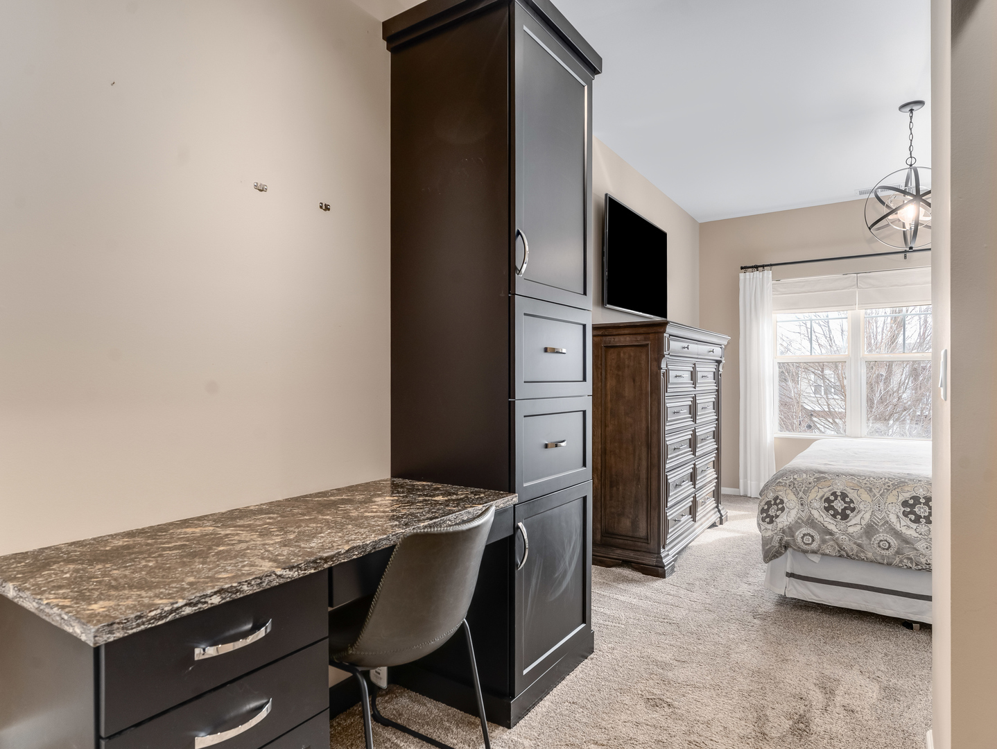 530 Pineridge Drive #530, Oswego, IL 60543