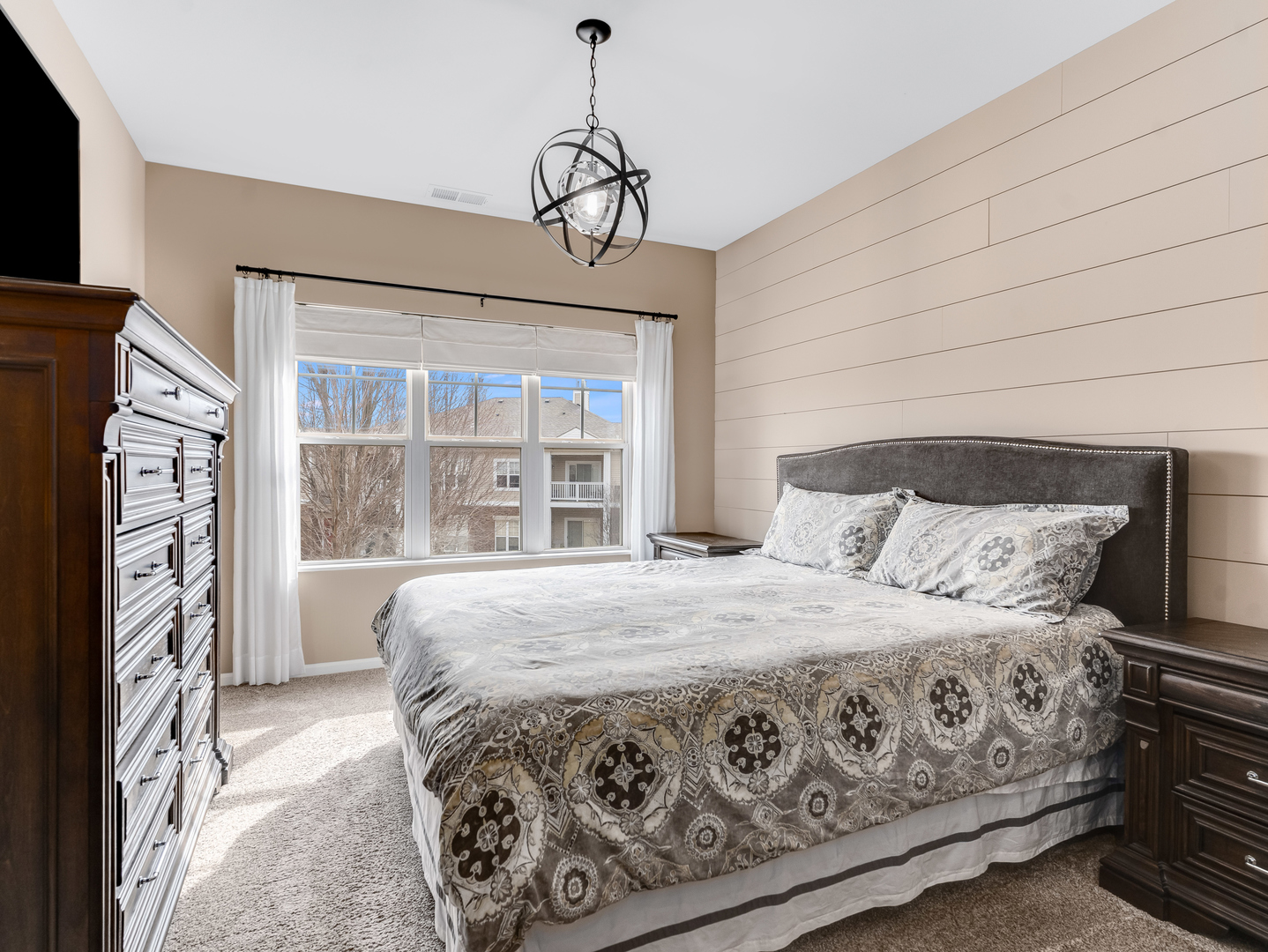 530 Pineridge Drive #530, Oswego, IL 60543