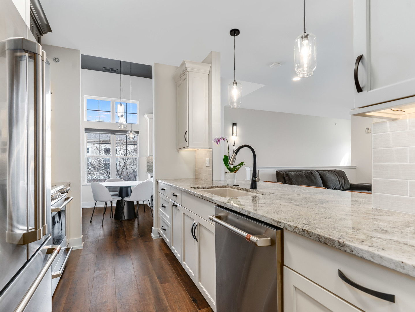 530 Pineridge Drive #530, Oswego, IL 60543