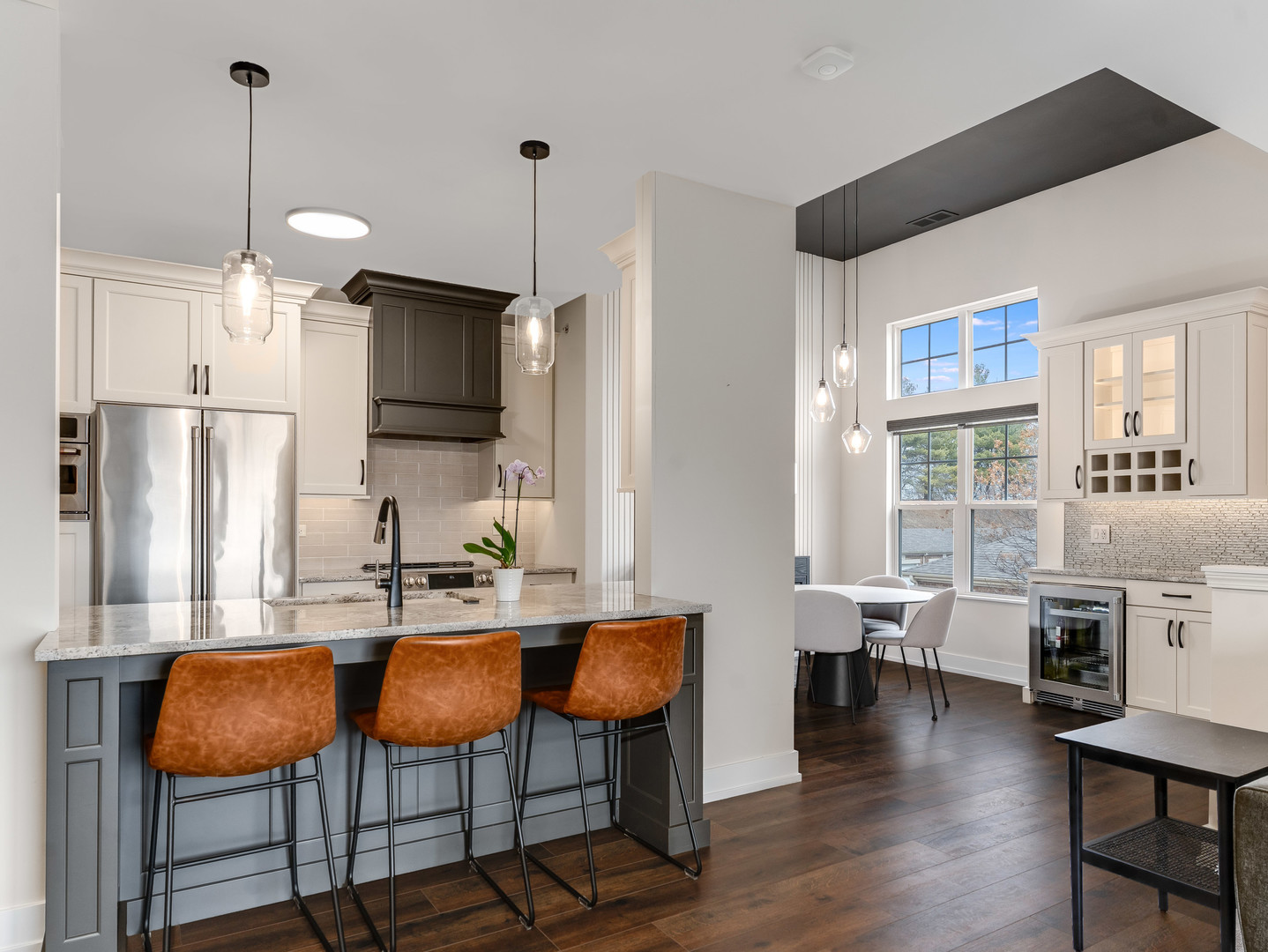 530 Pineridge Drive #530, Oswego, IL 60543