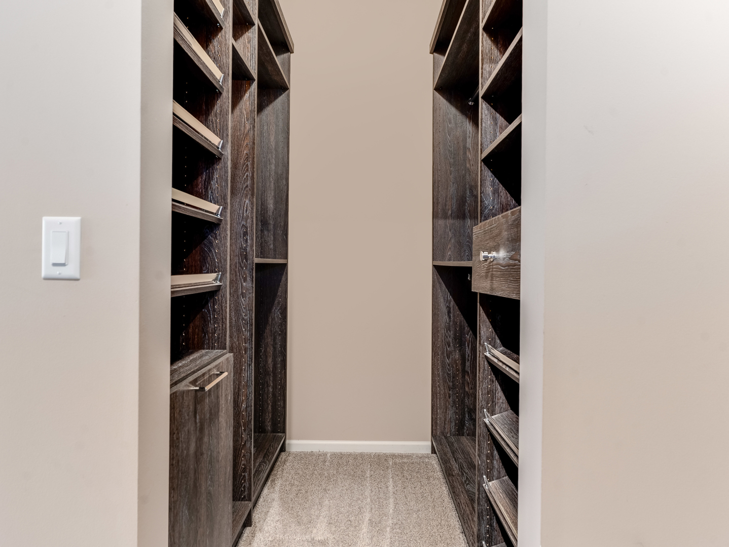 530 Pineridge Drive #530, Oswego, IL 60543