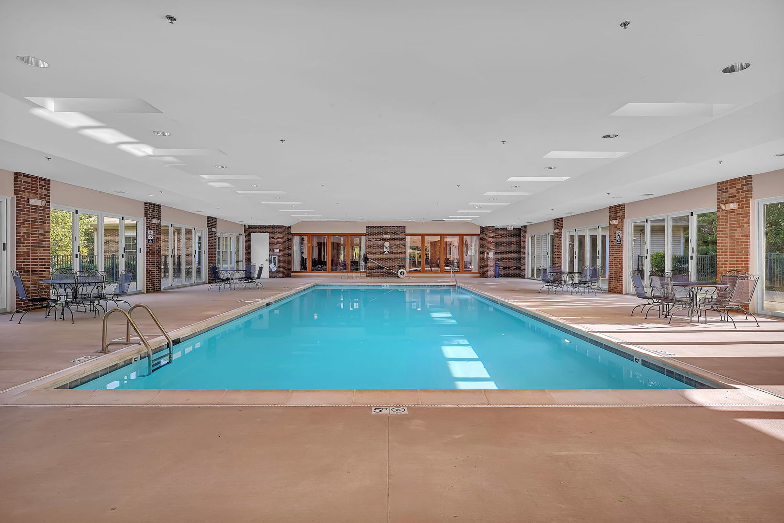 530 Pineridge Drive #530, Oswego, IL 60543