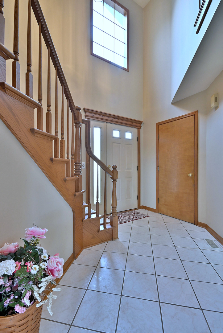 27W225 Ash Court, Winfield, IL 60190