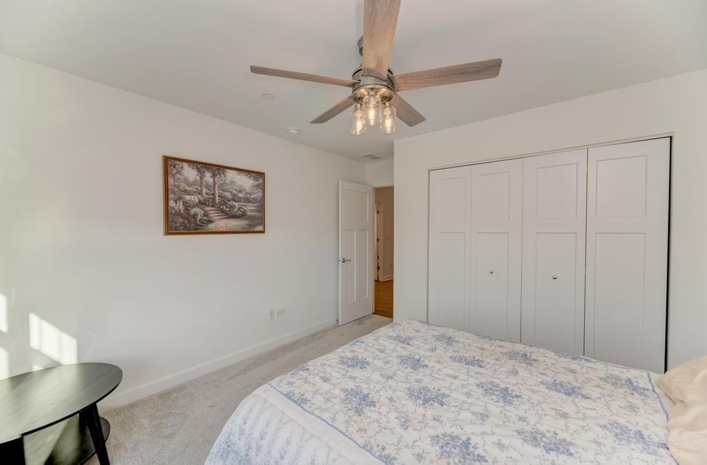 257 N MASTERS Drive, Addison, IL 60101