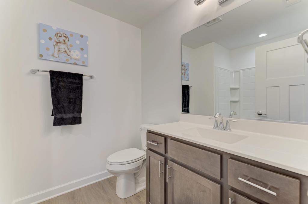 257 N MASTERS Drive, Addison, IL 60101