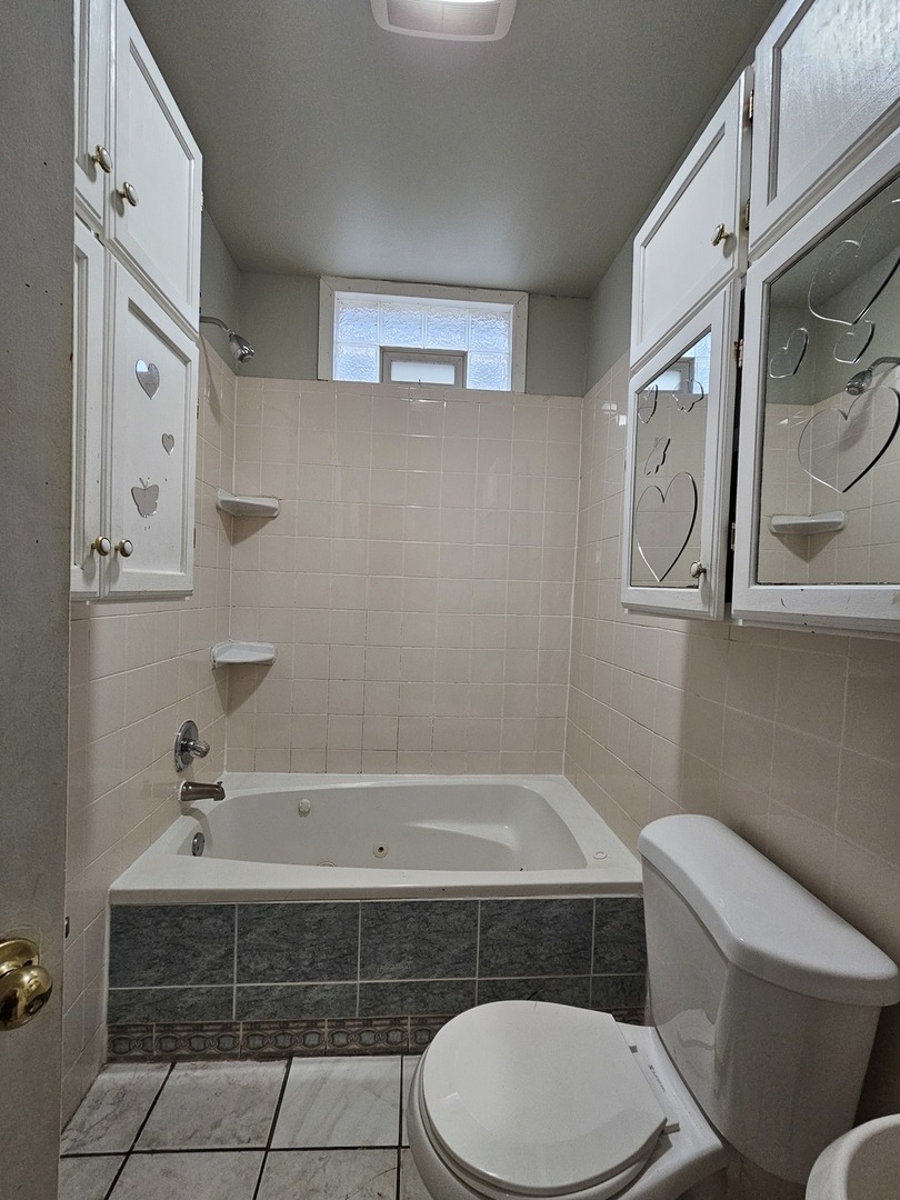 214 Franklin Avenue, Waukegan, IL 60085