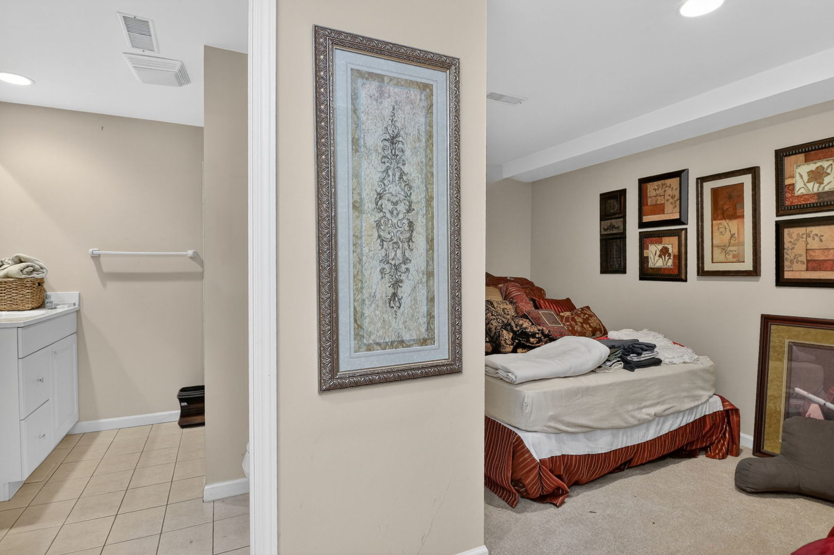 26W248 Tuckaway Court, Winfield, IL 60190
